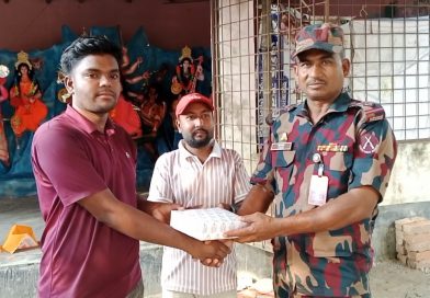 কুষ্টিয়া সীমান্তে শারদীয় দুর্গোৎসবে বিজিবির কড়া নজরদারি, মণ্ডপ পরিদর্শন ও শুভেচ্ছা মিষ্টি বিতরণ
