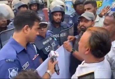 কুষ্টিয়ায় নাসীরুদ্দীন পাটওয়ারীর ওপর হামলার প্রতিবাদে বিক্ষোভ, পুলিশের বাধা